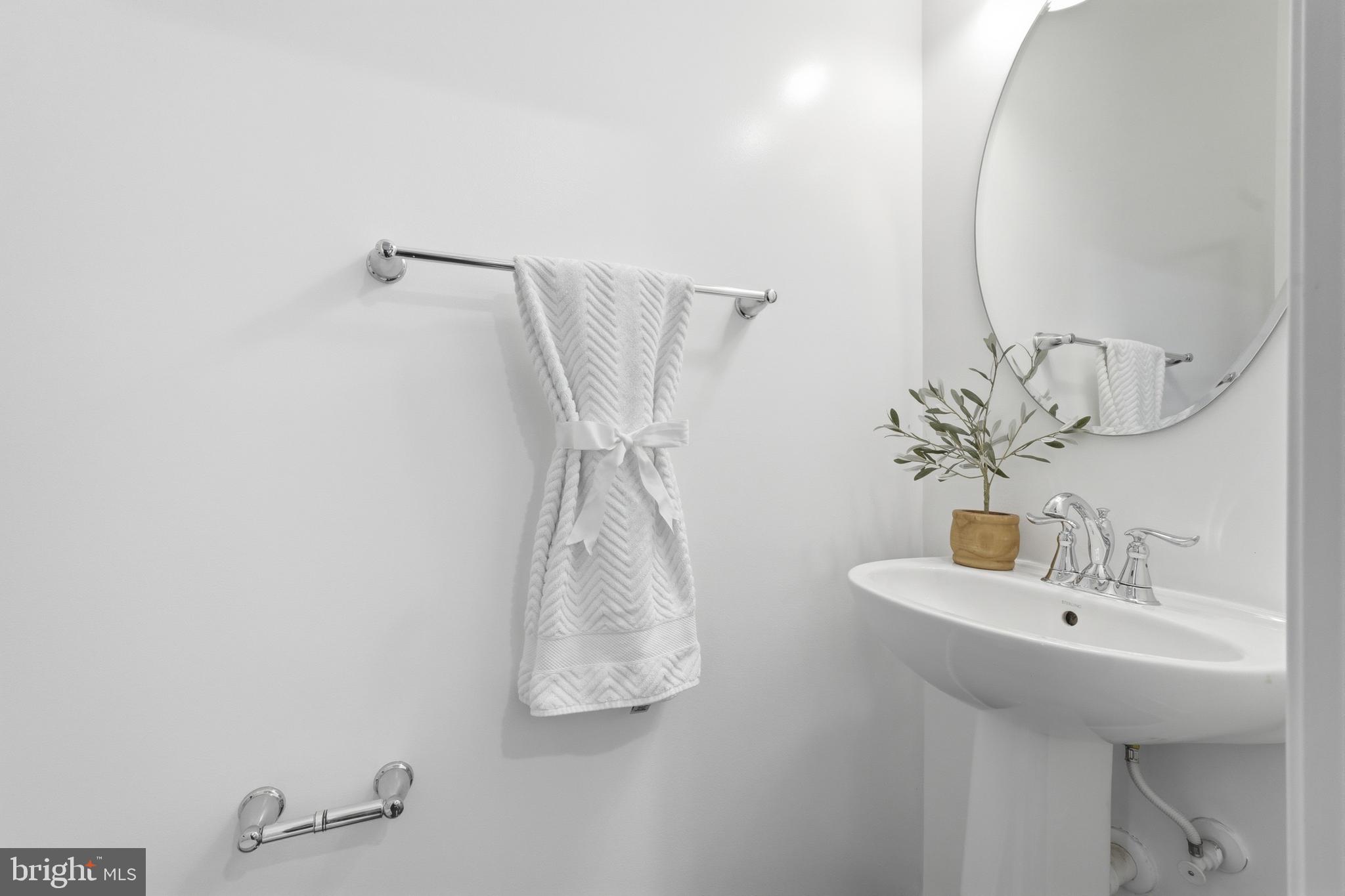 LOUDOUN CROSSING - Residential