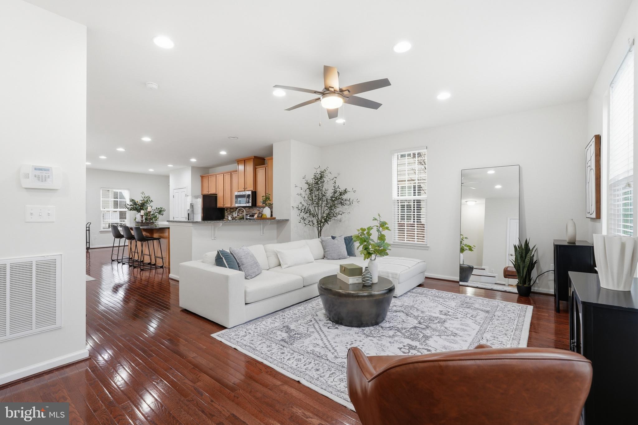 LOUDOUN CROSSING - Residential