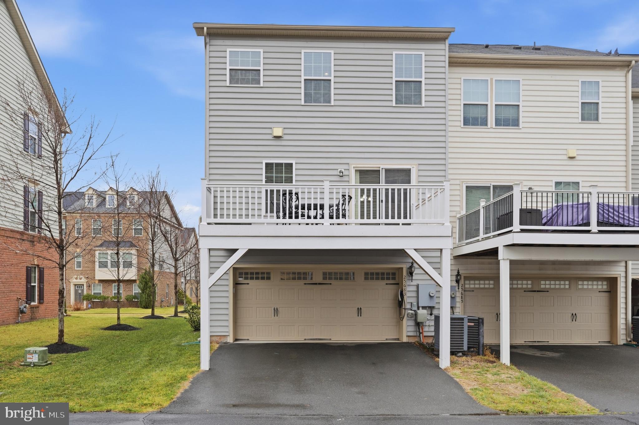 LOUDOUN CROSSING - Residential