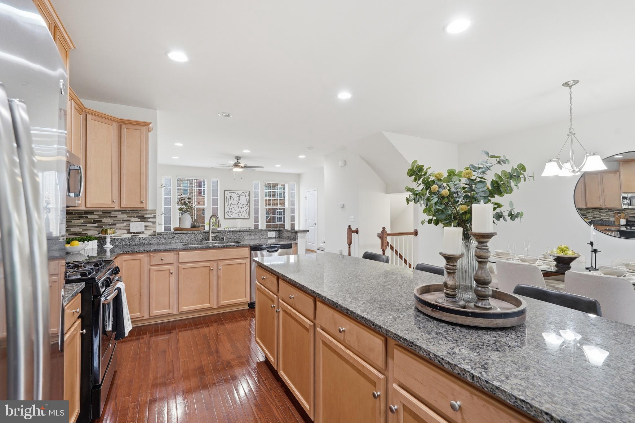 LOUDOUN CROSSING - Residential