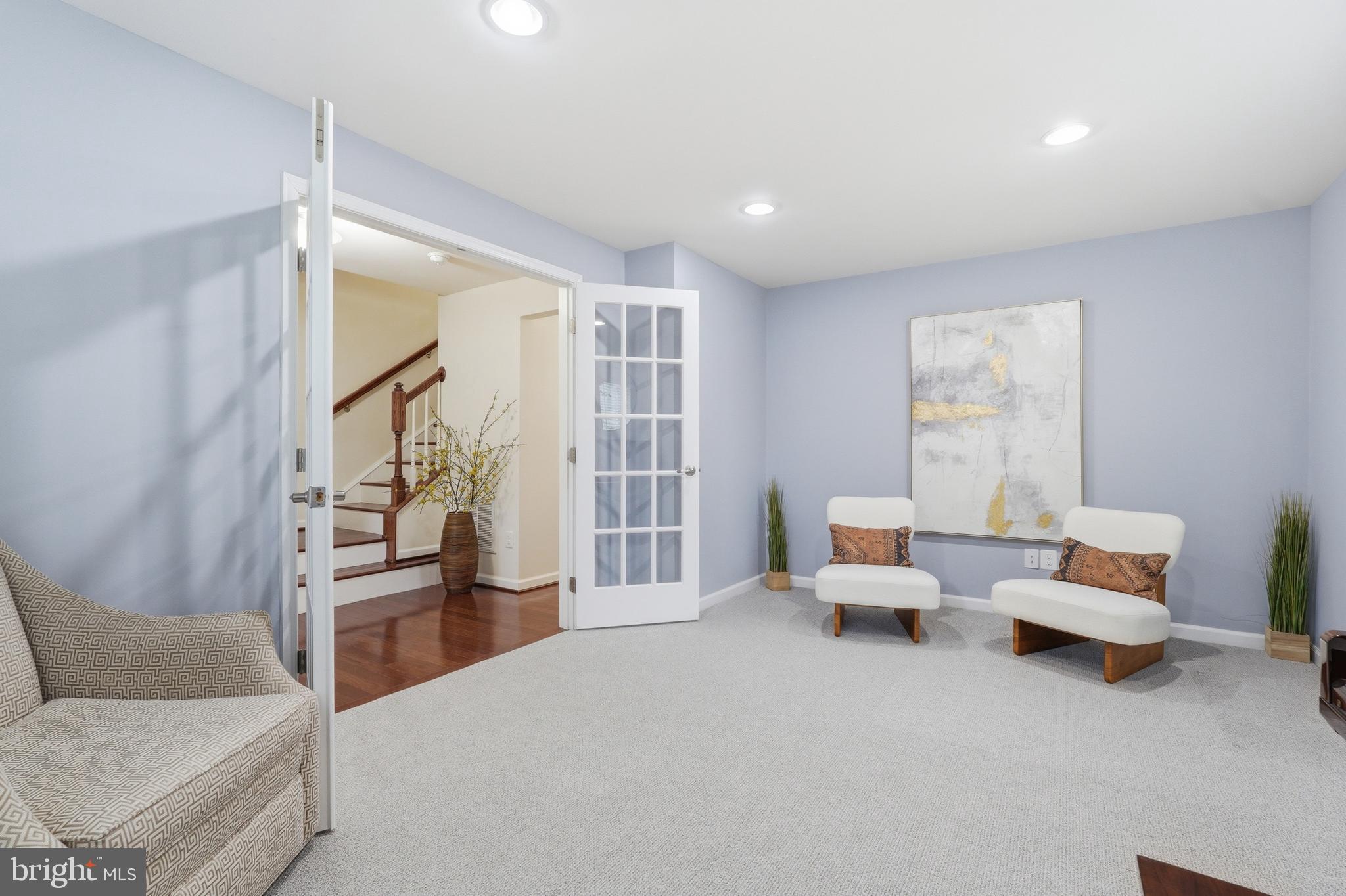 LOUDOUN CROSSING - Residential