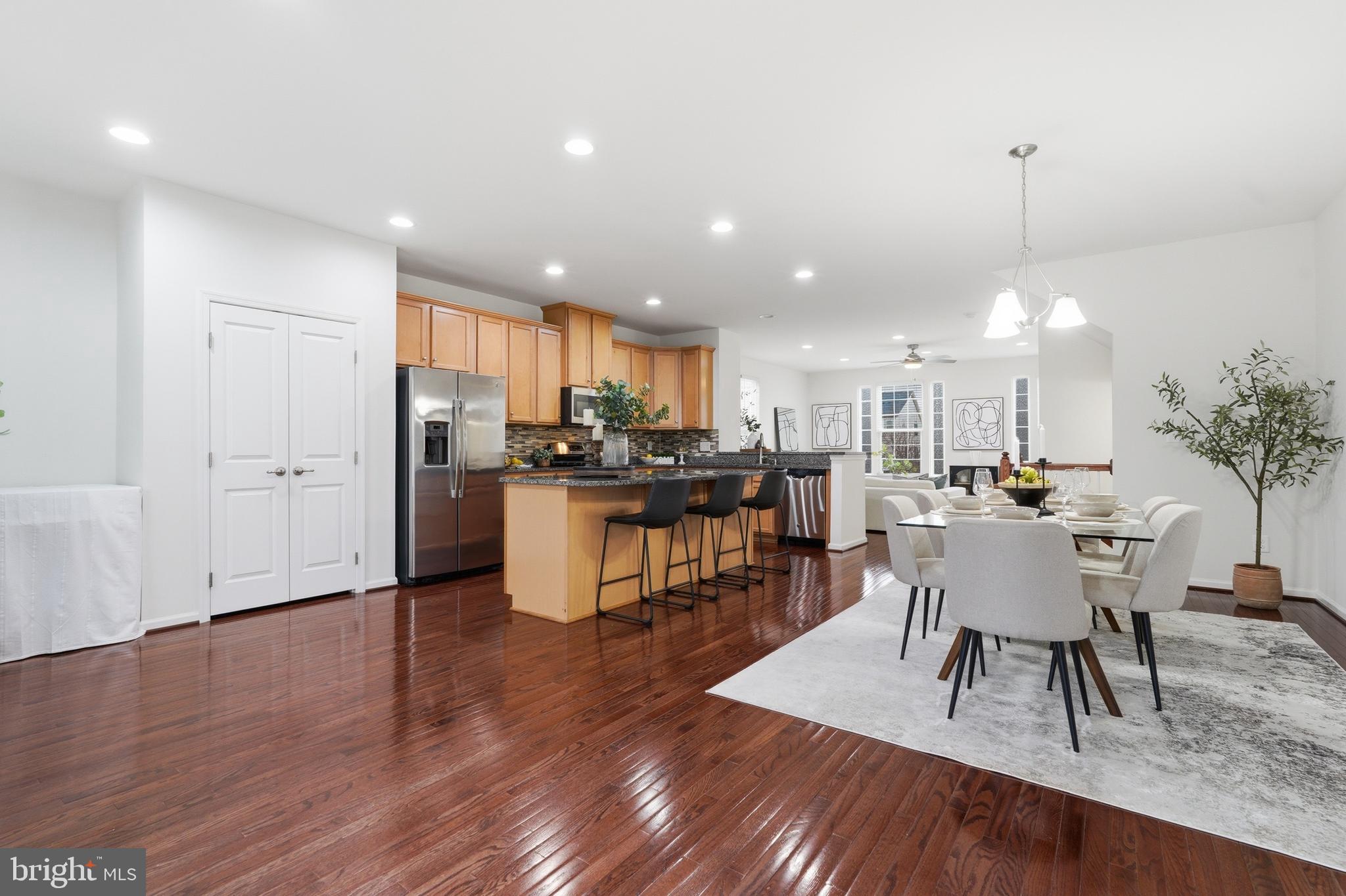 LOUDOUN CROSSING - Residential