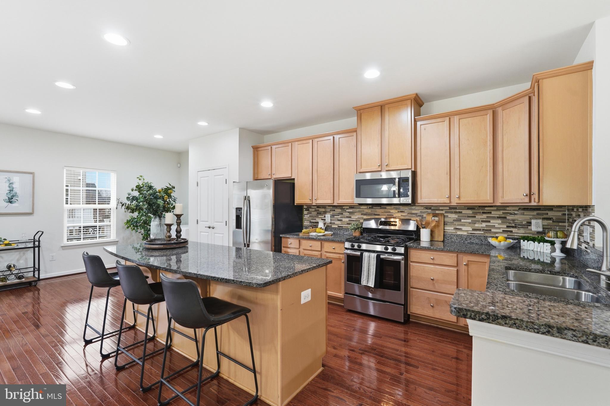 LOUDOUN CROSSING - Residential