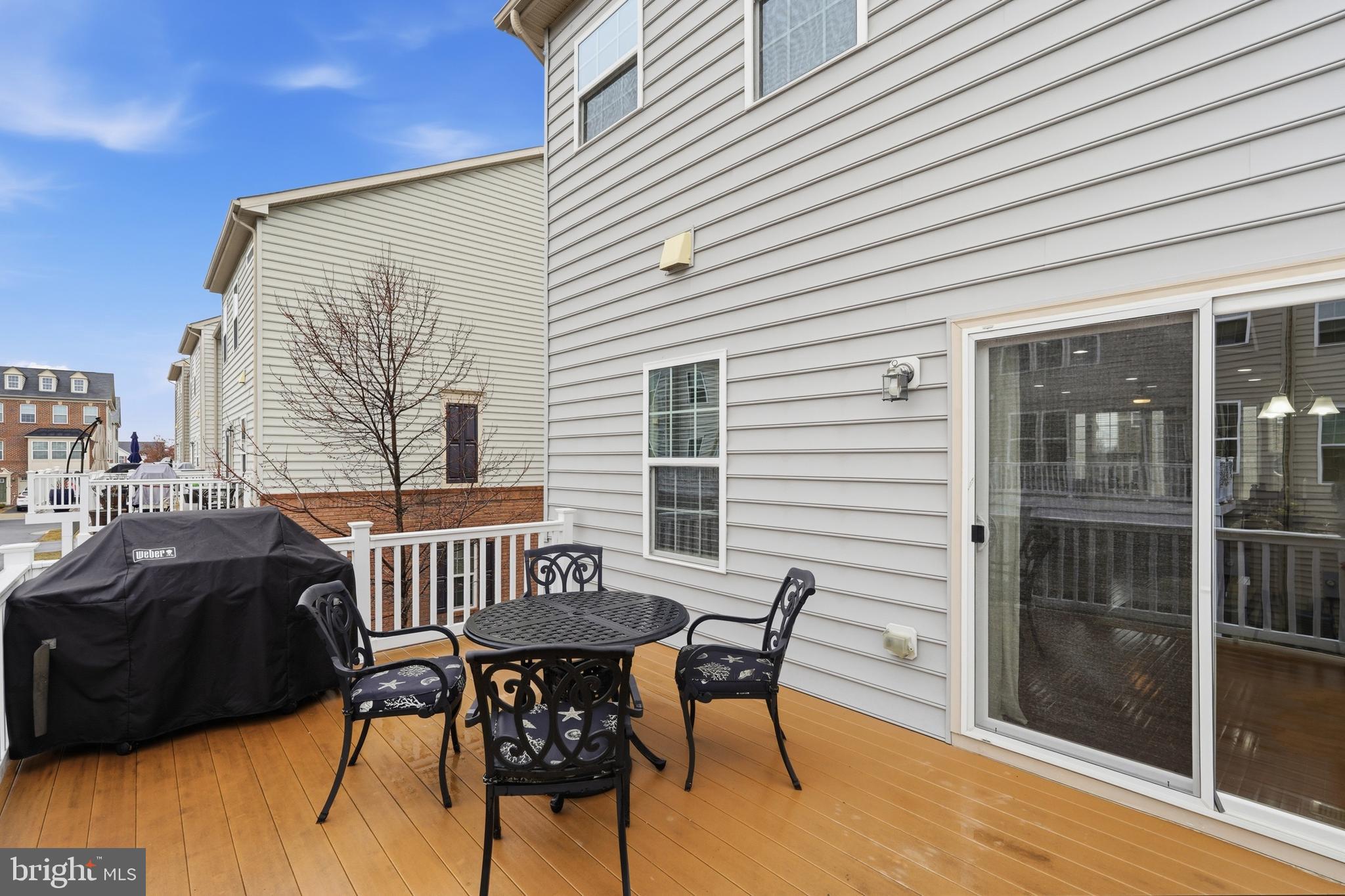 LOUDOUN CROSSING - Residential