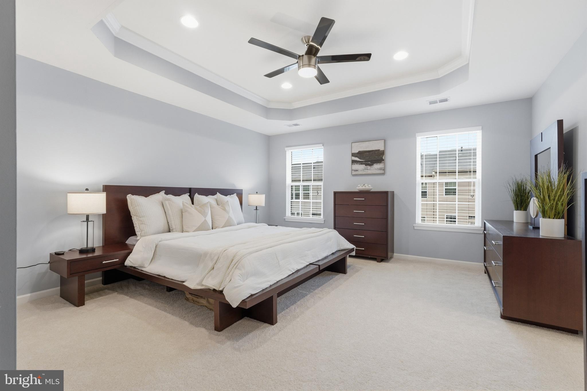 LOUDOUN CROSSING - Residential