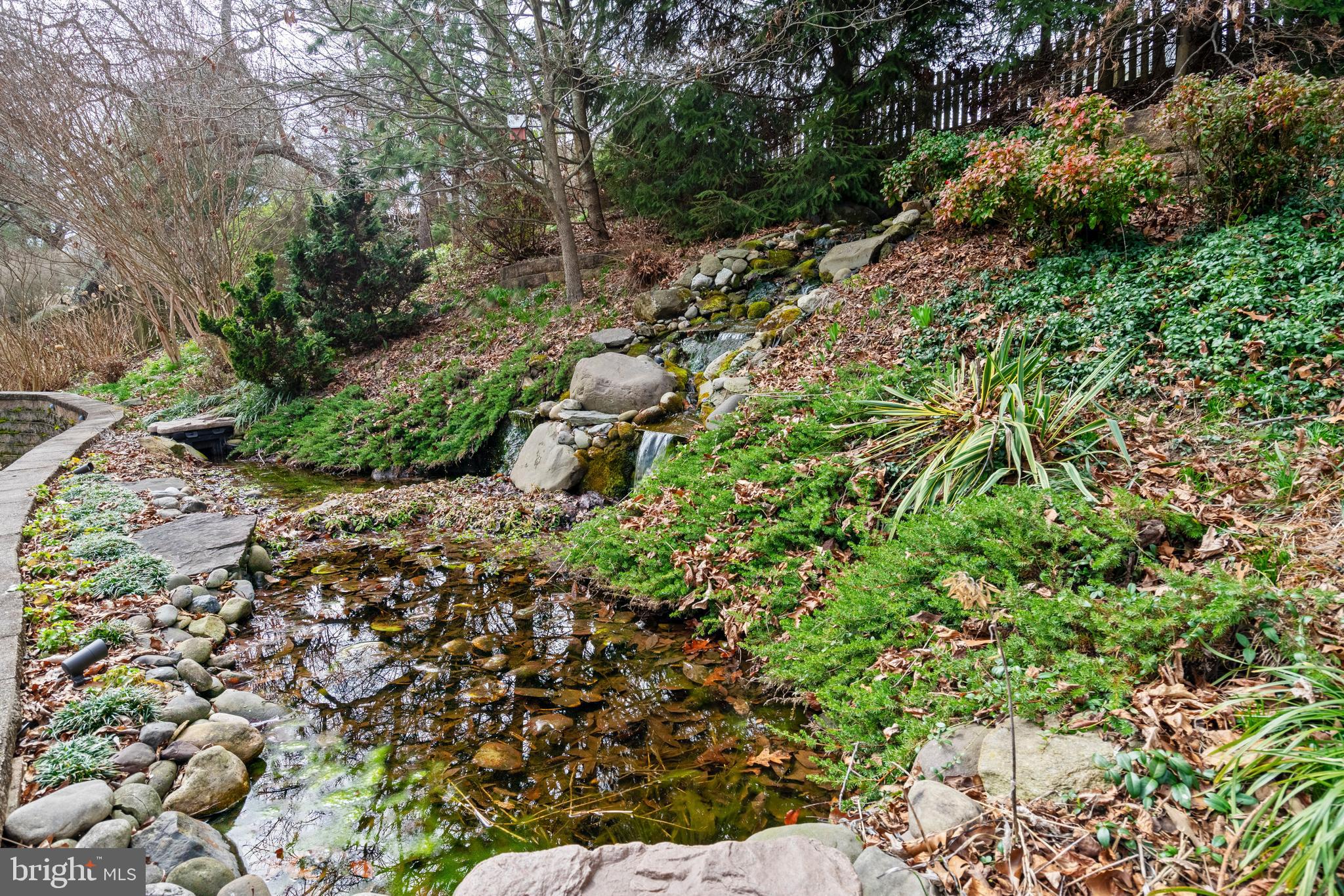 HUNTERS CROSSING - Residential