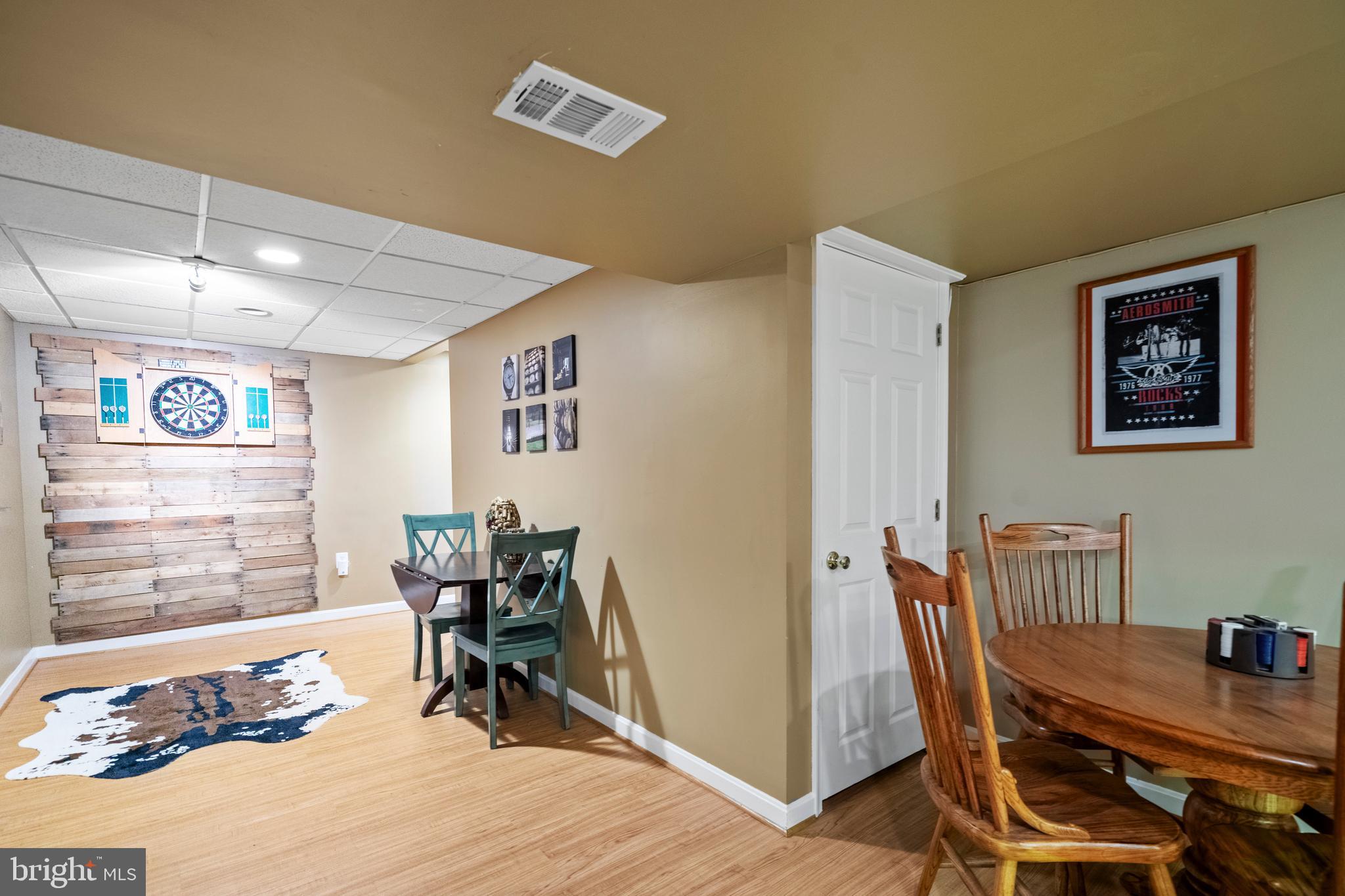 HUNTERS CROSSING - Residential