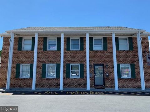 Photo of 235 South Street, FRONT ROYAL, VA 22630 (MLS # VAWR2014162)