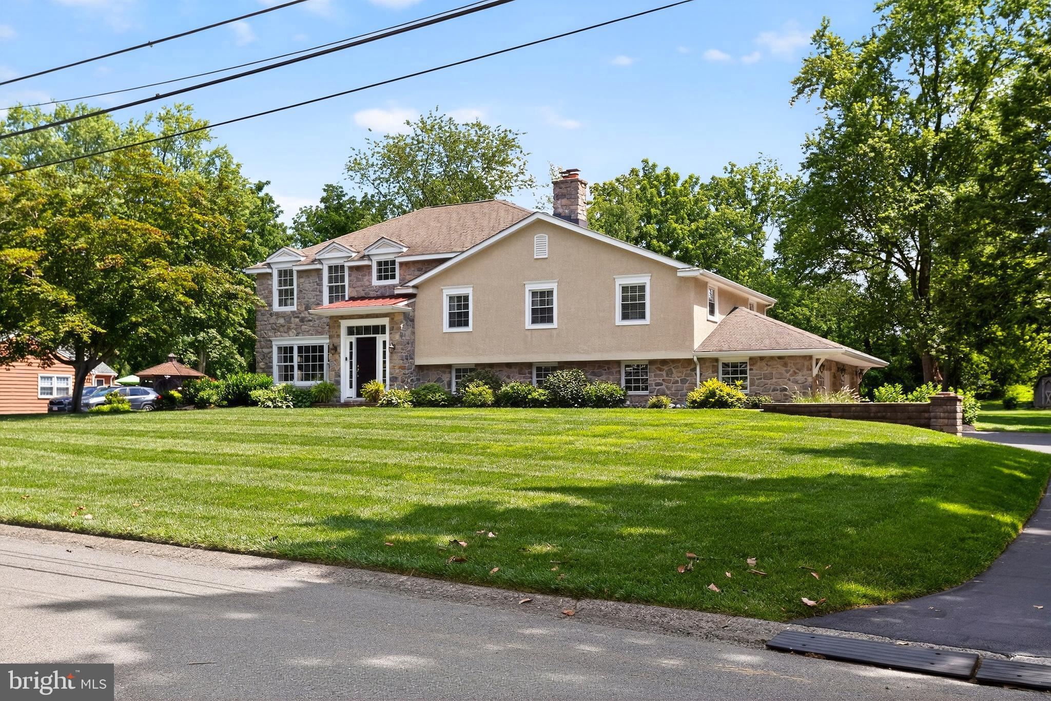 26 CARRIAGE DRIVE