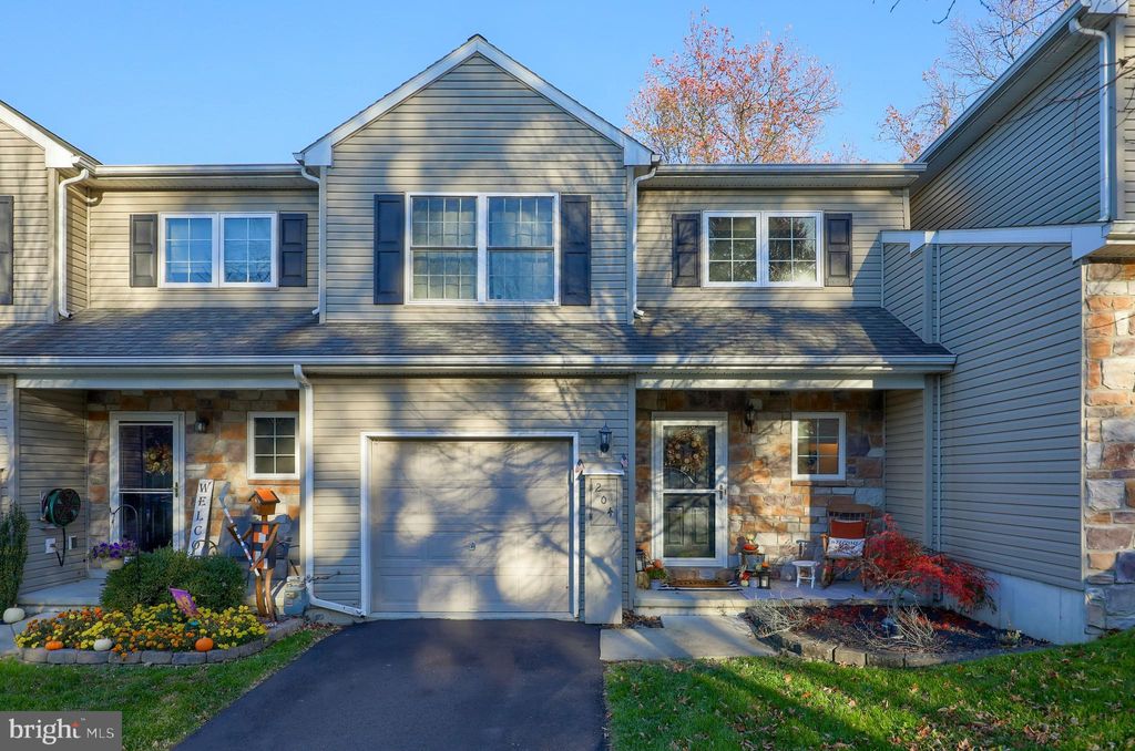 Photo of 204 ROCKY KNOB WAY, MOUNTVILLE, PA 17554 (MLS # PALA2027666)