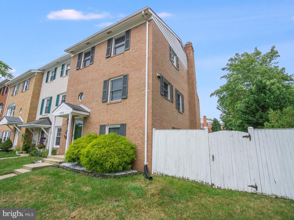 BROOKSIDE - Residential