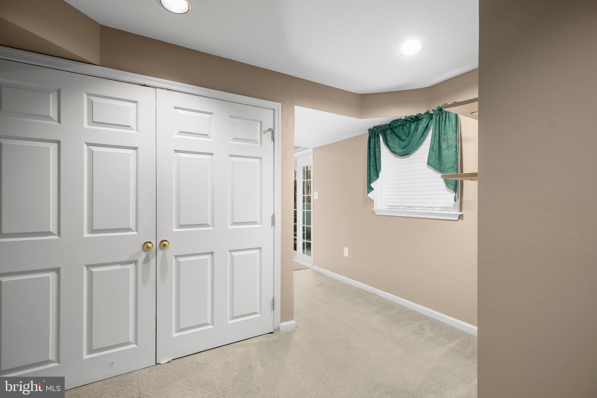 SPRING LAKE FARM - Residential Lease