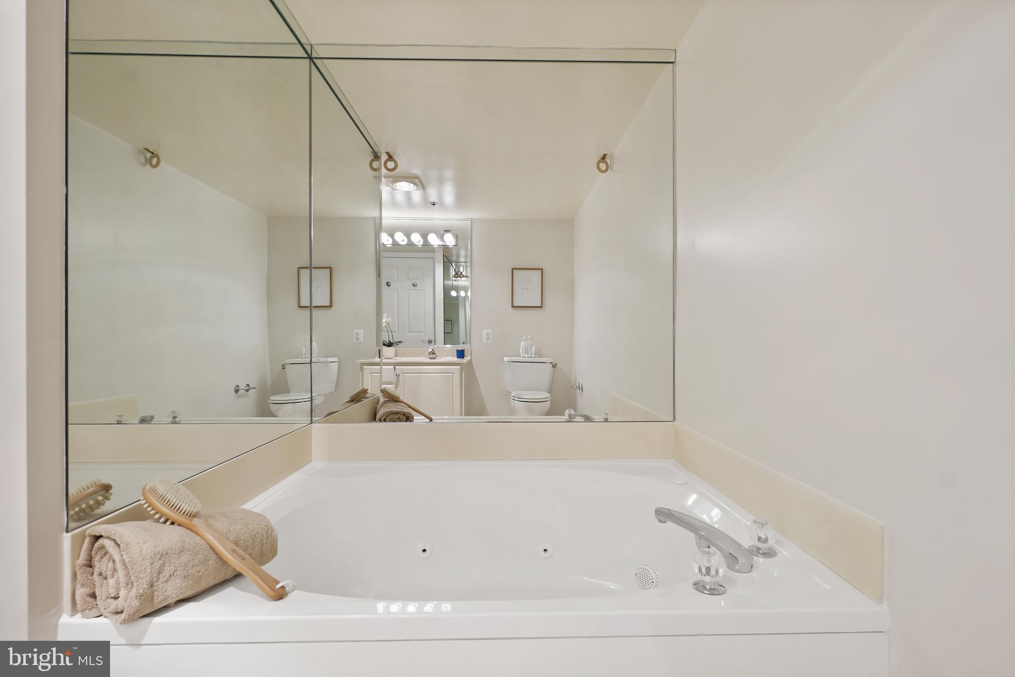 LEISURE WORLD - Residential