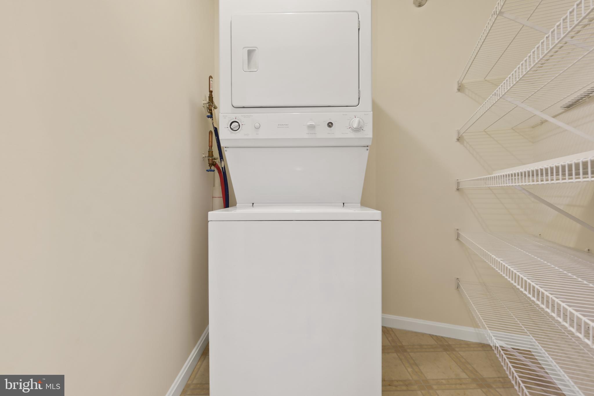 LEISURE WORLD - Residential