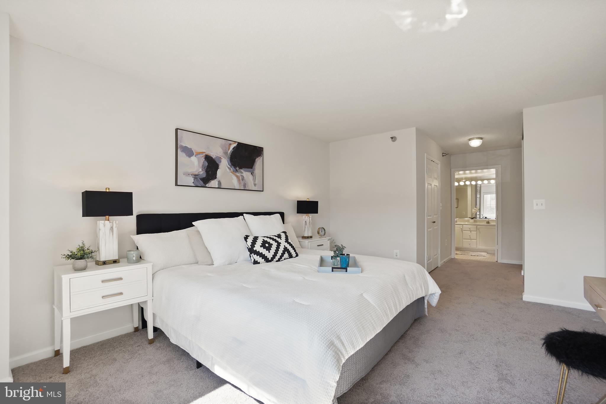 LEISURE WORLD - Residential