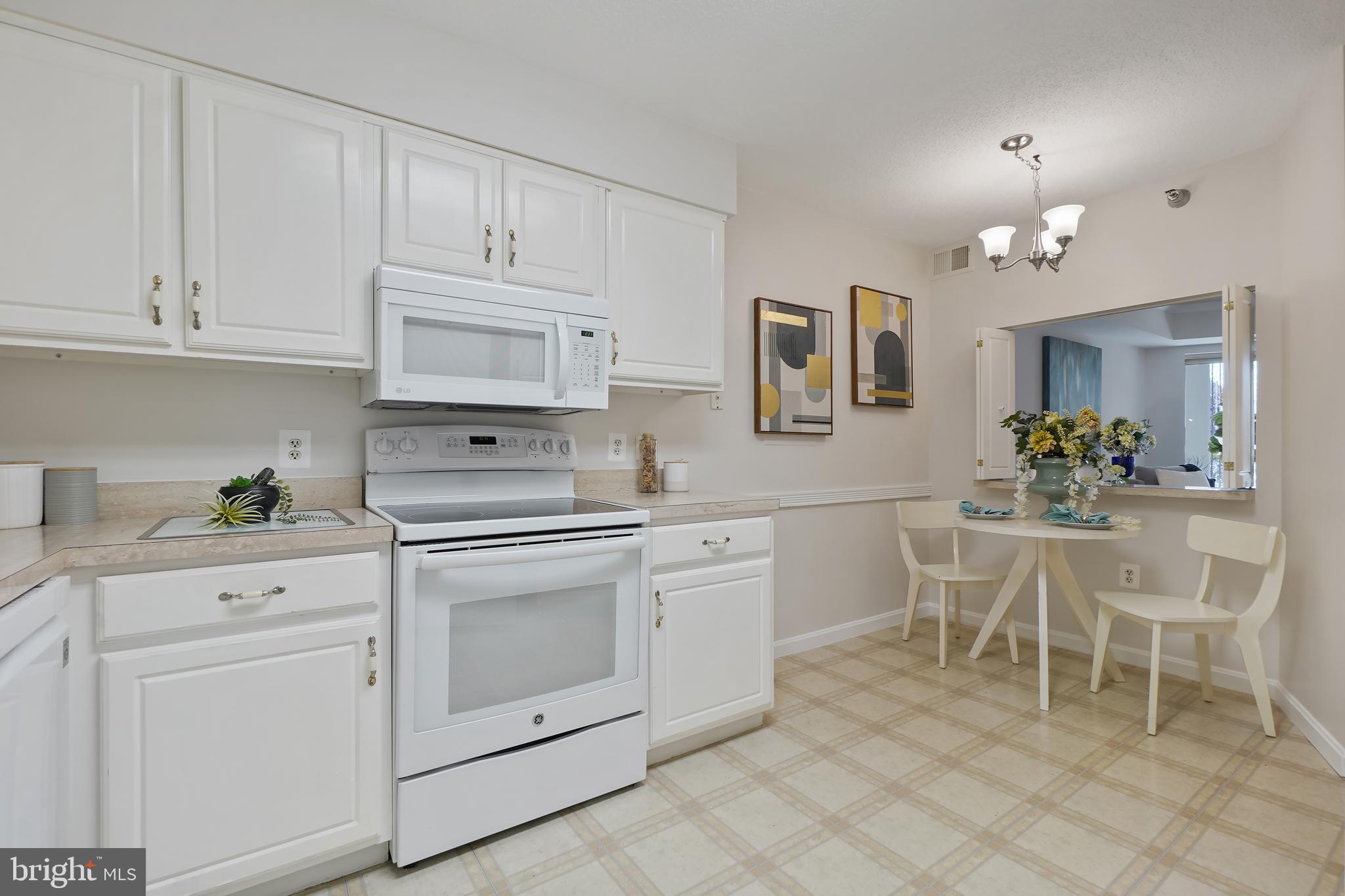 LEISURE WORLD - Residential