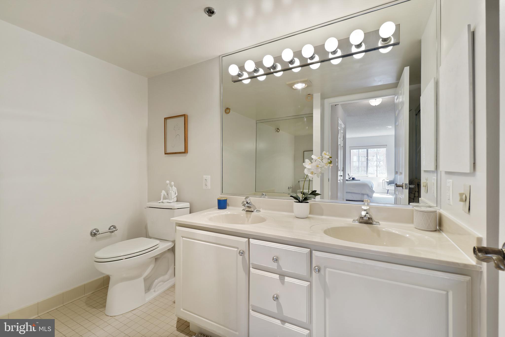 LEISURE WORLD - Residential