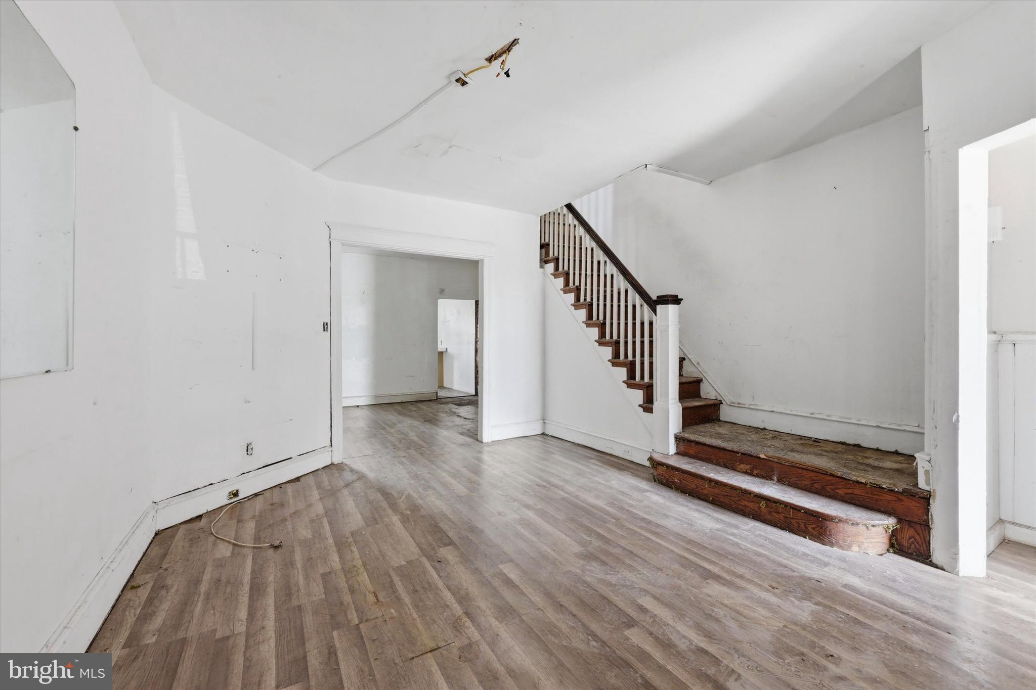 ELMWOOD PARK - Residential