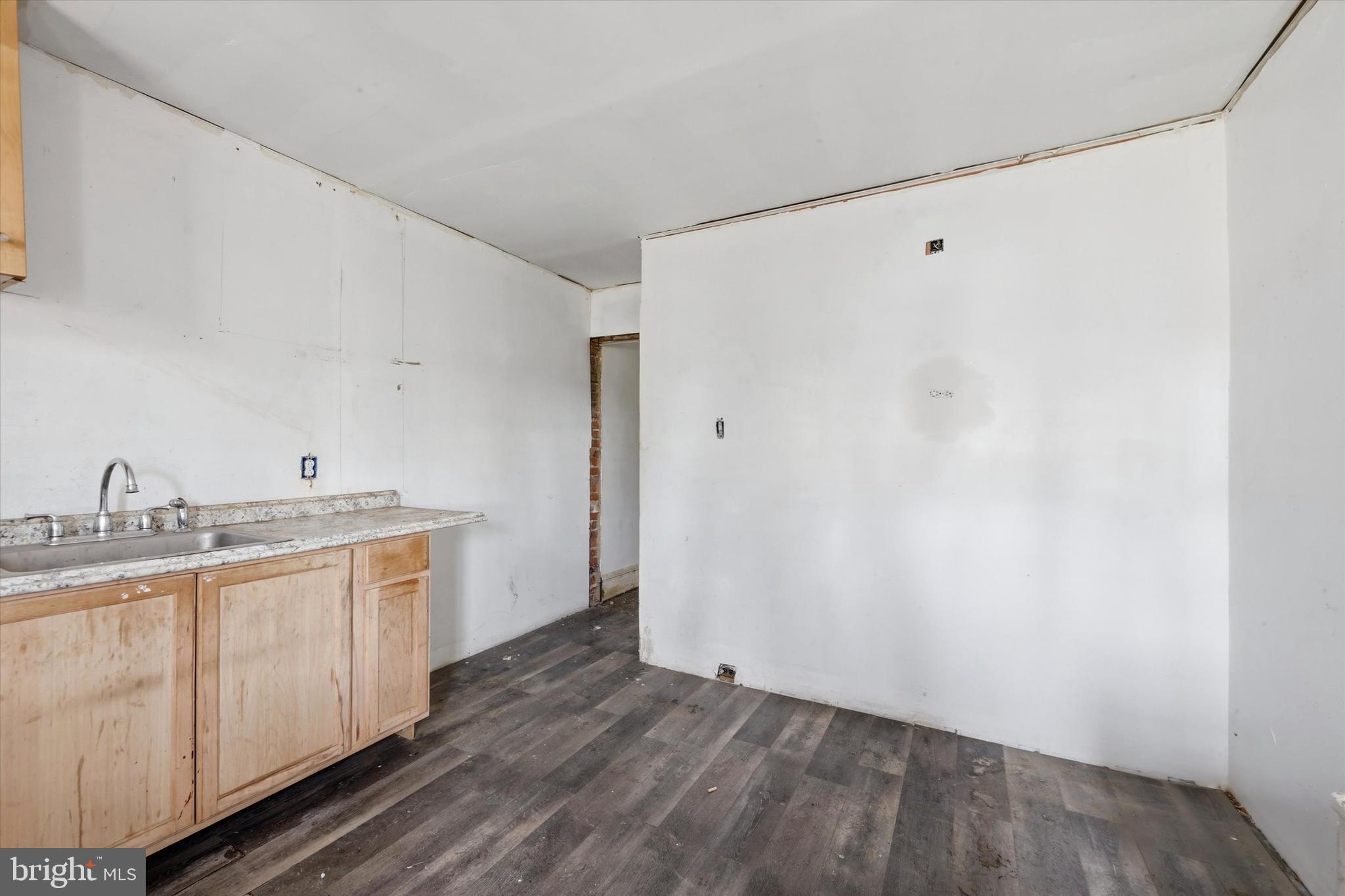 ELMWOOD PARK - Residential