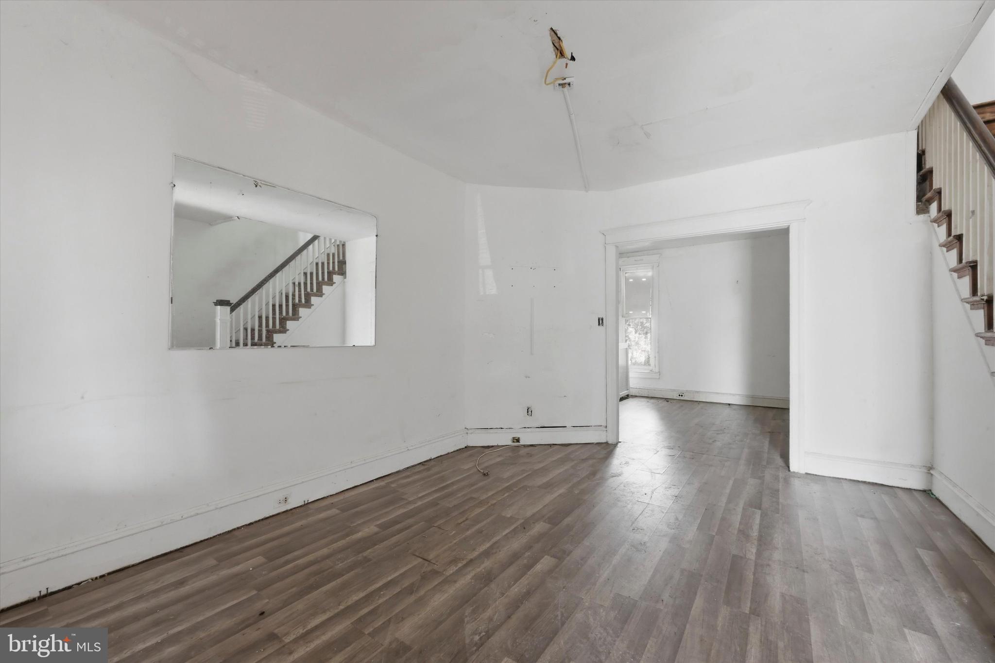 ELMWOOD PARK - Residential