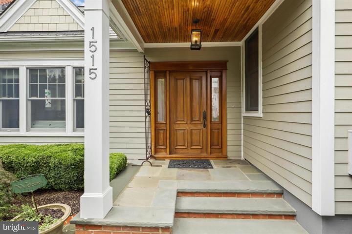 1515 CEDAR AVENUE