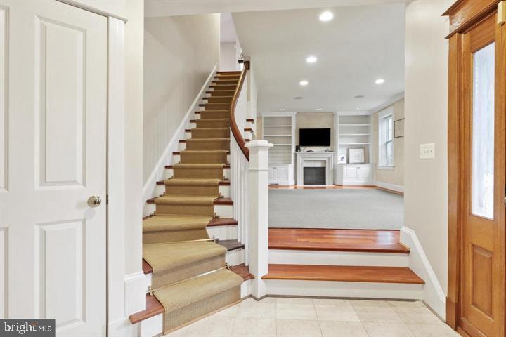 1515 CEDAR AVENUE