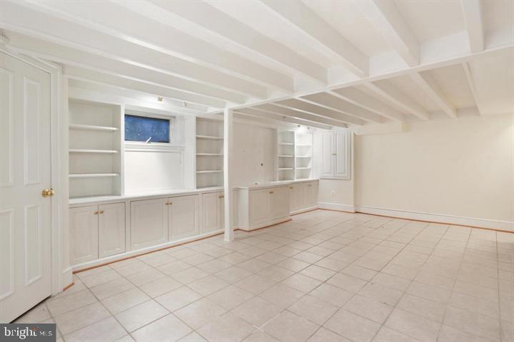 MCLEAN VILLAGE - Residential