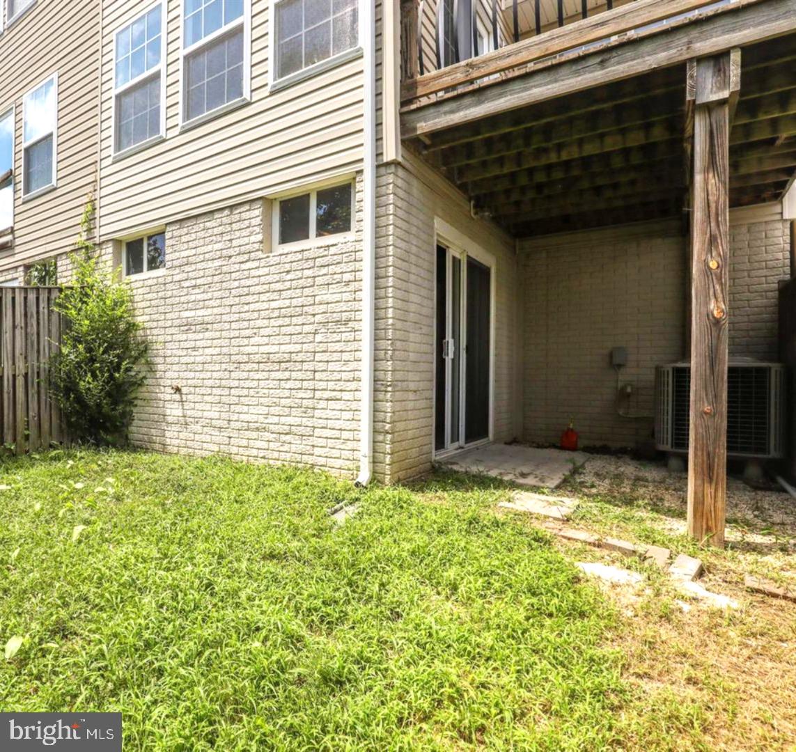 COUNTY GREEN - Residential Lease