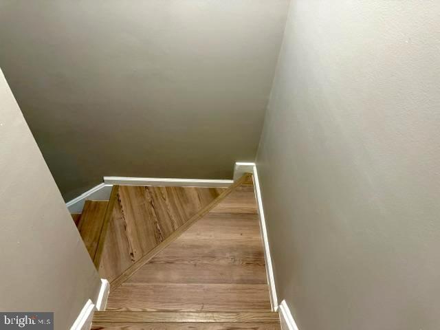 COUNTY GREEN - Residential Lease