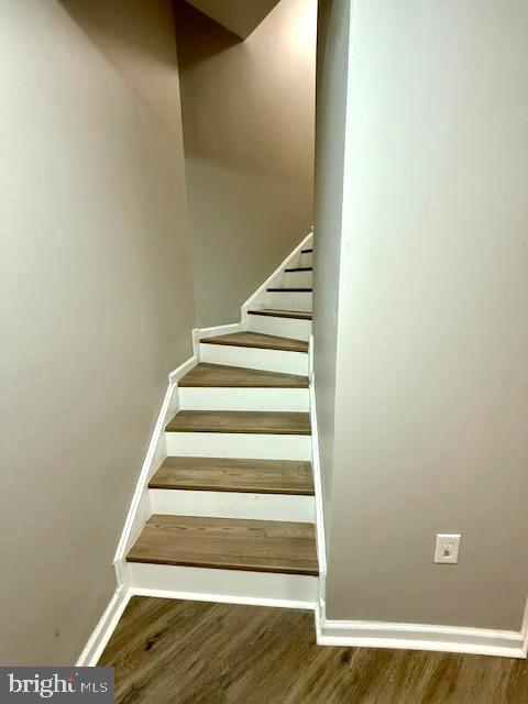 COUNTY GREEN - Residential Lease