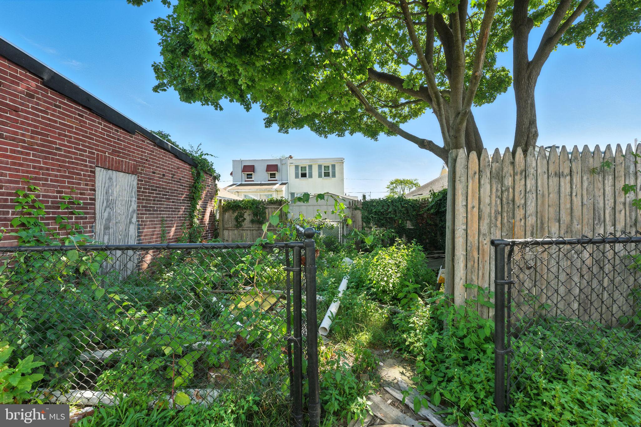EDDINGTON GDNS - Residential