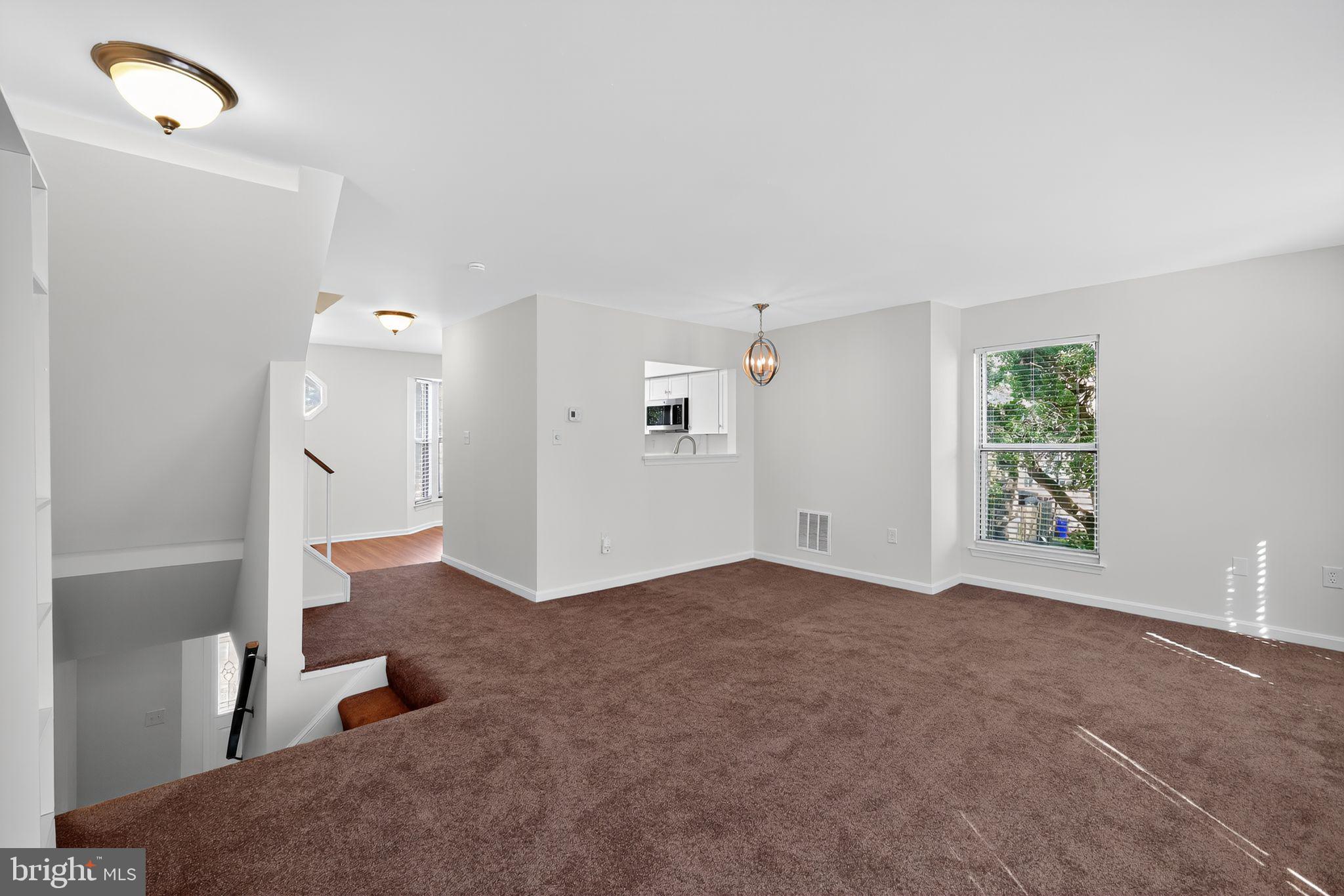 PRINCETON SQUARE - Residential