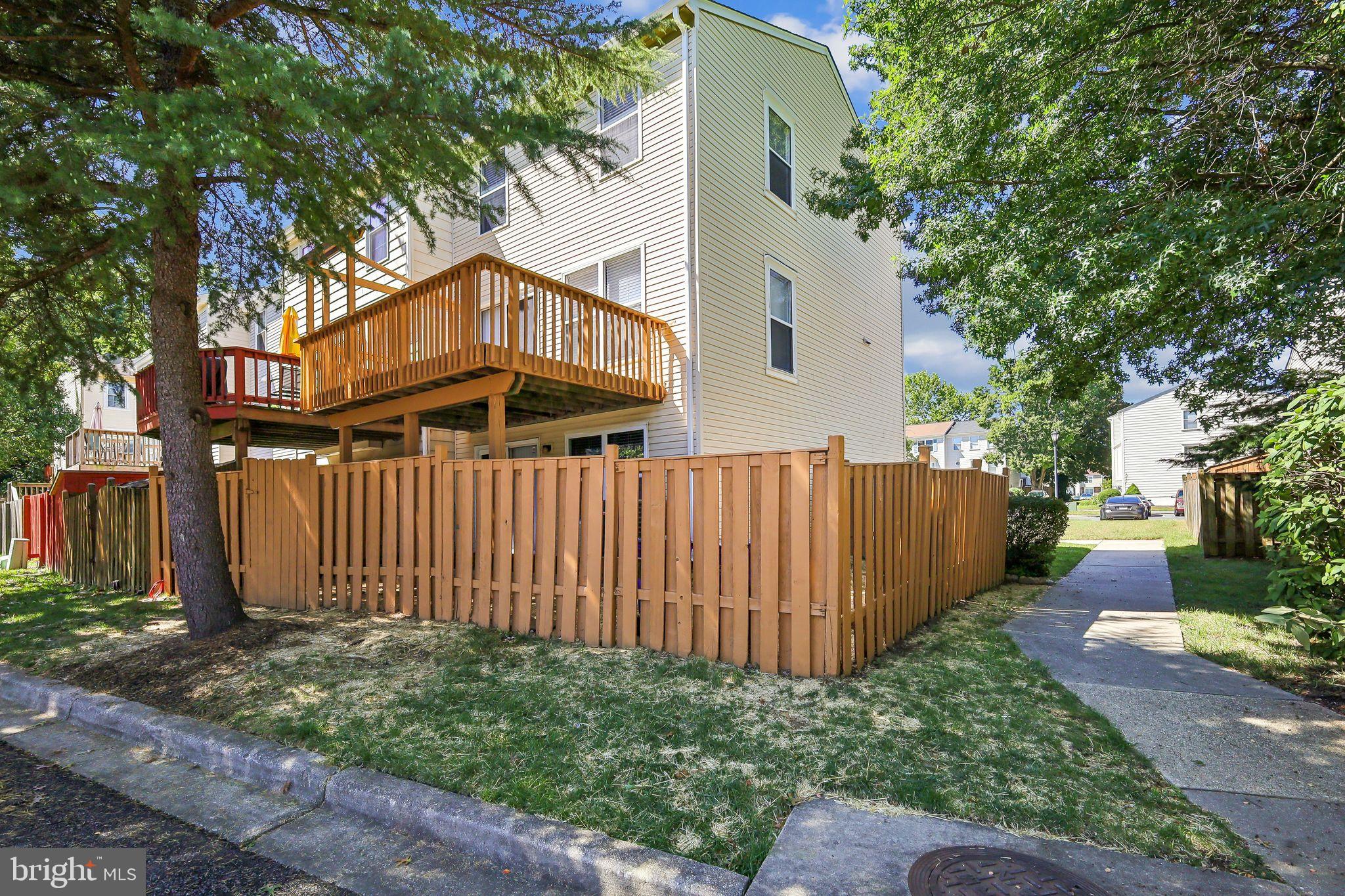 PRINCETON SQUARE - Residential