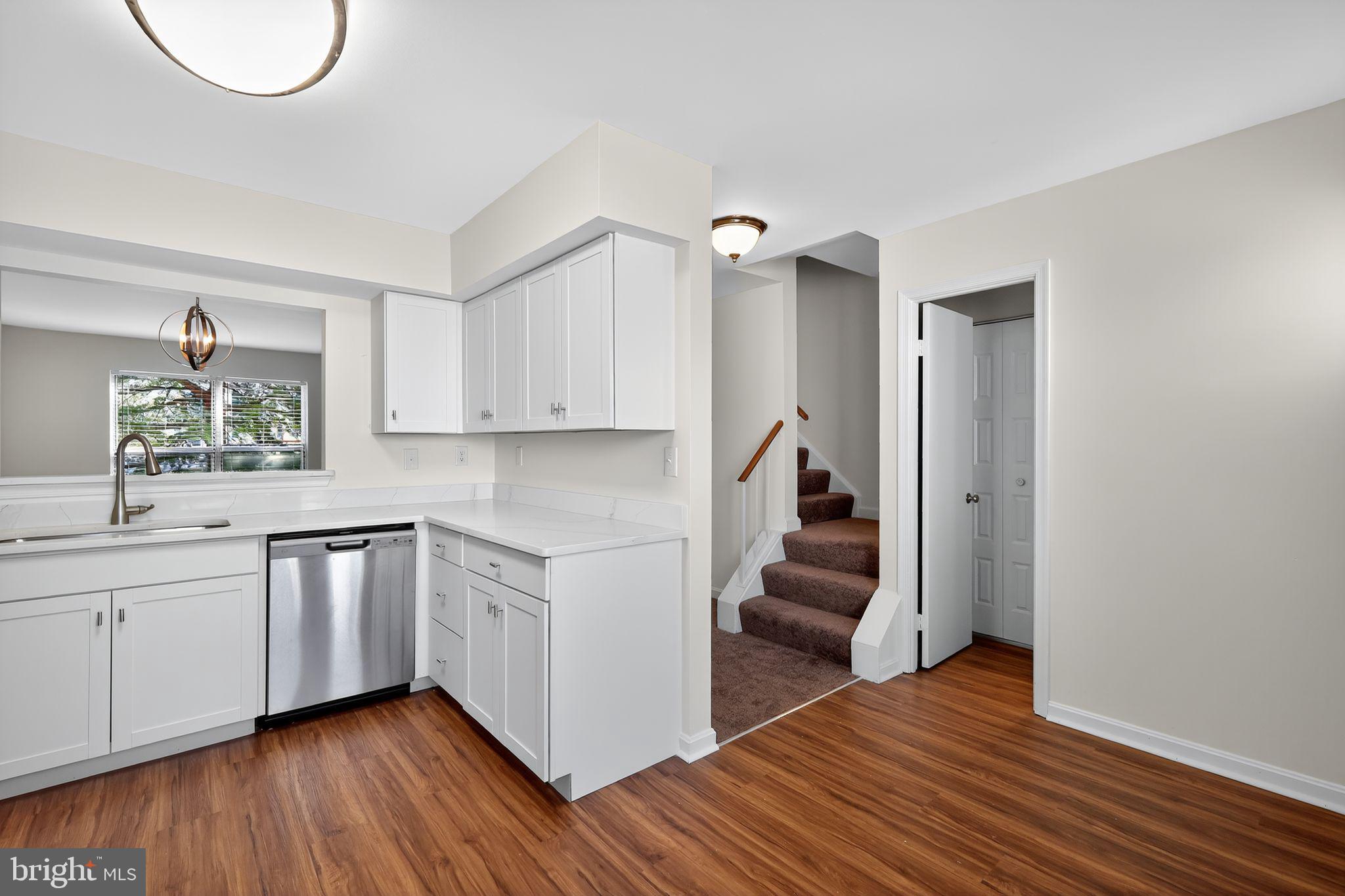 PRINCETON SQUARE - Residential