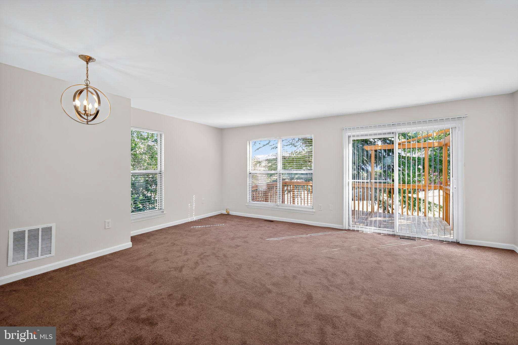 PRINCETON SQUARE - Residential