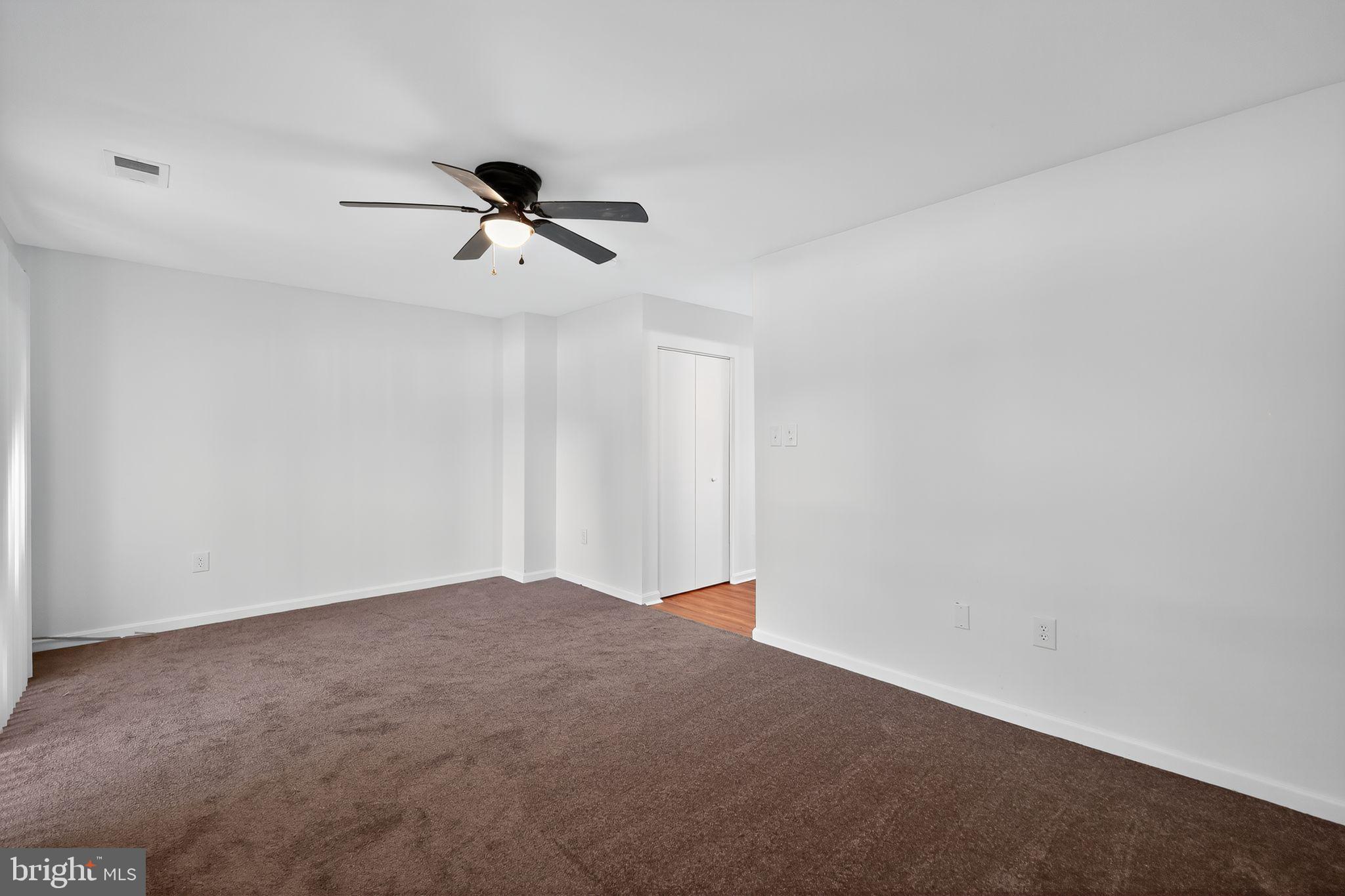 PRINCETON SQUARE - Residential