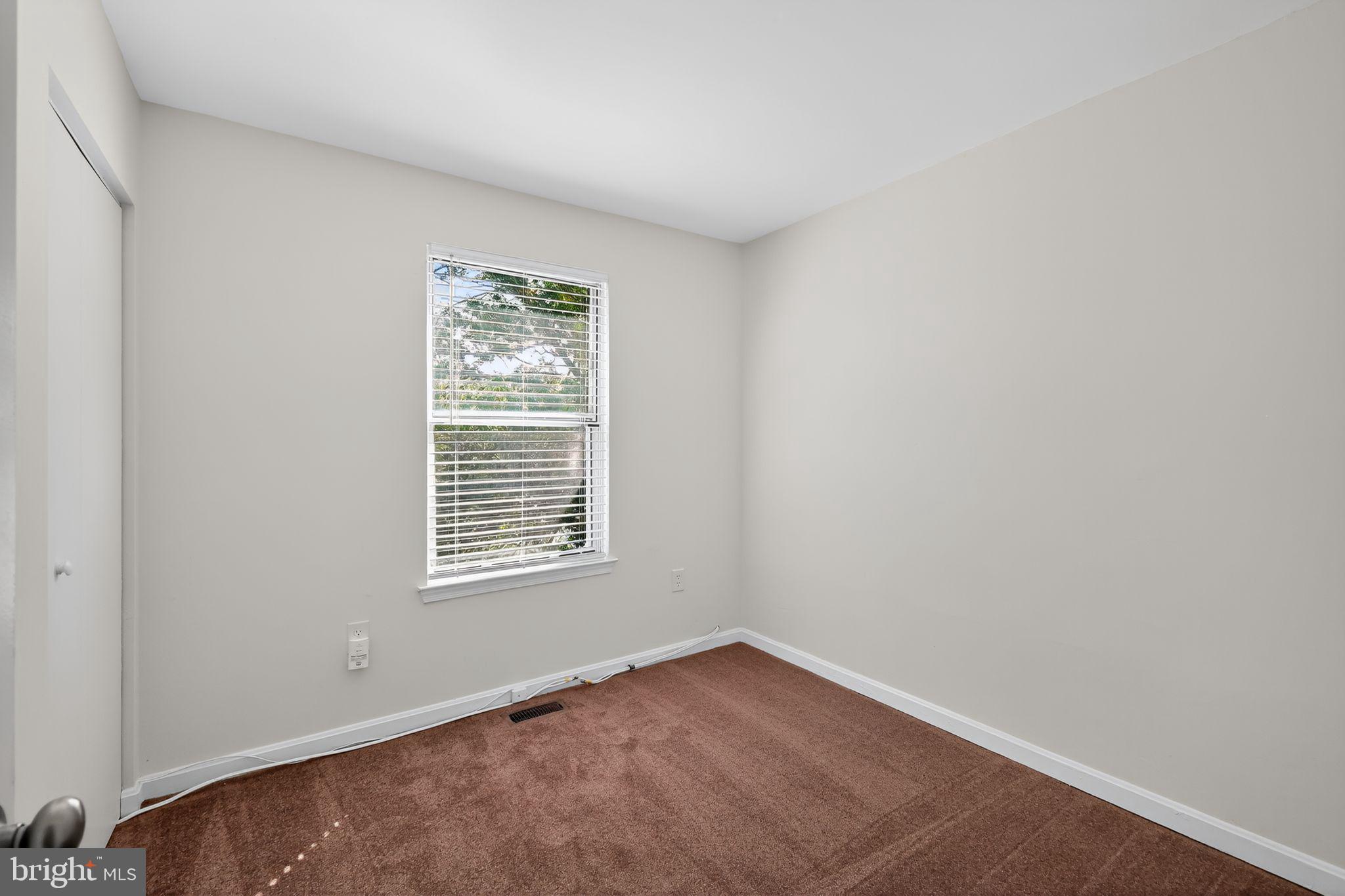 PRINCETON SQUARE - Residential