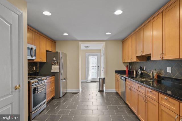 PATTERSON PARK - Residential Lease