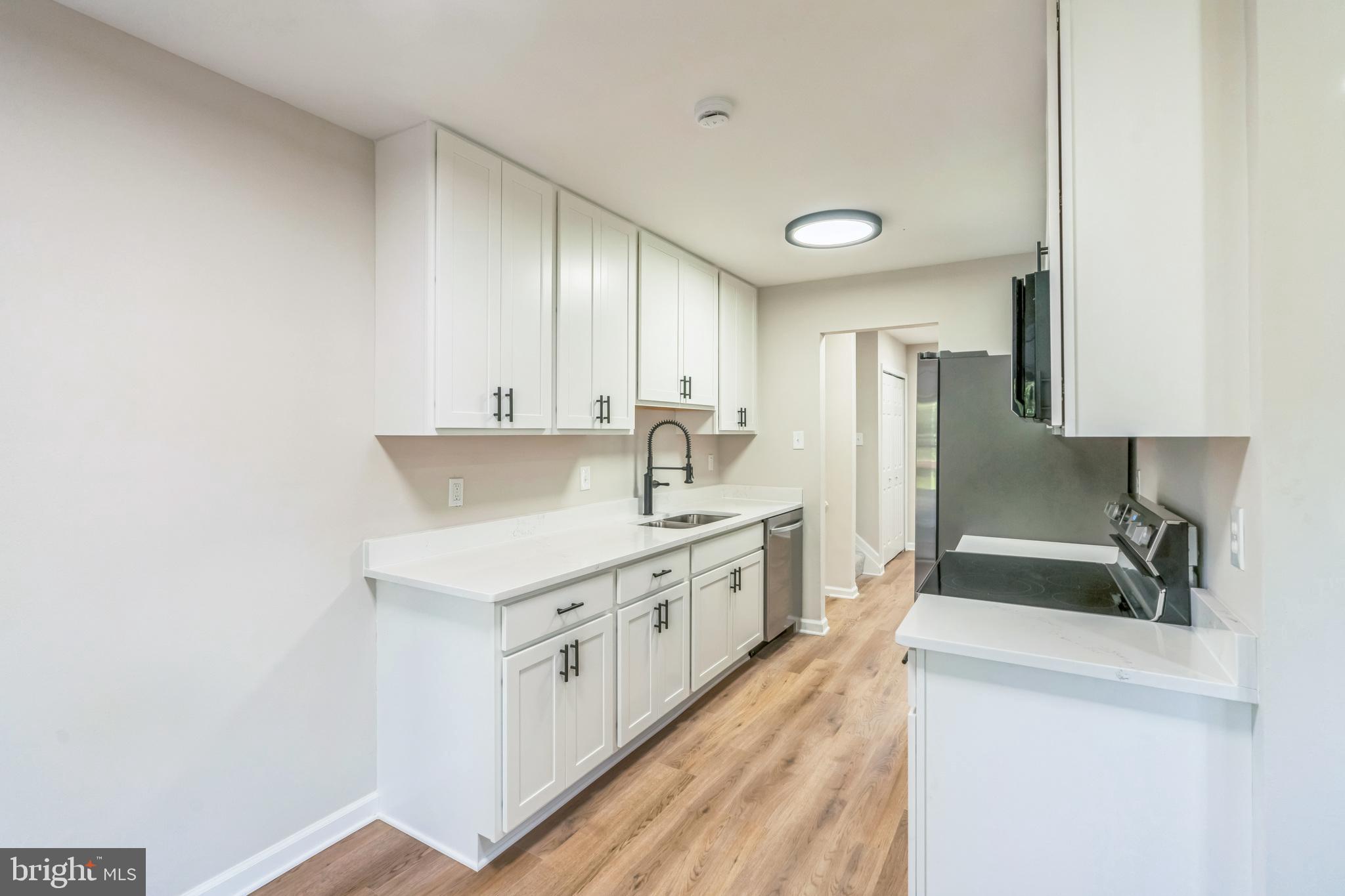 6203 BARROWFIELD COURT