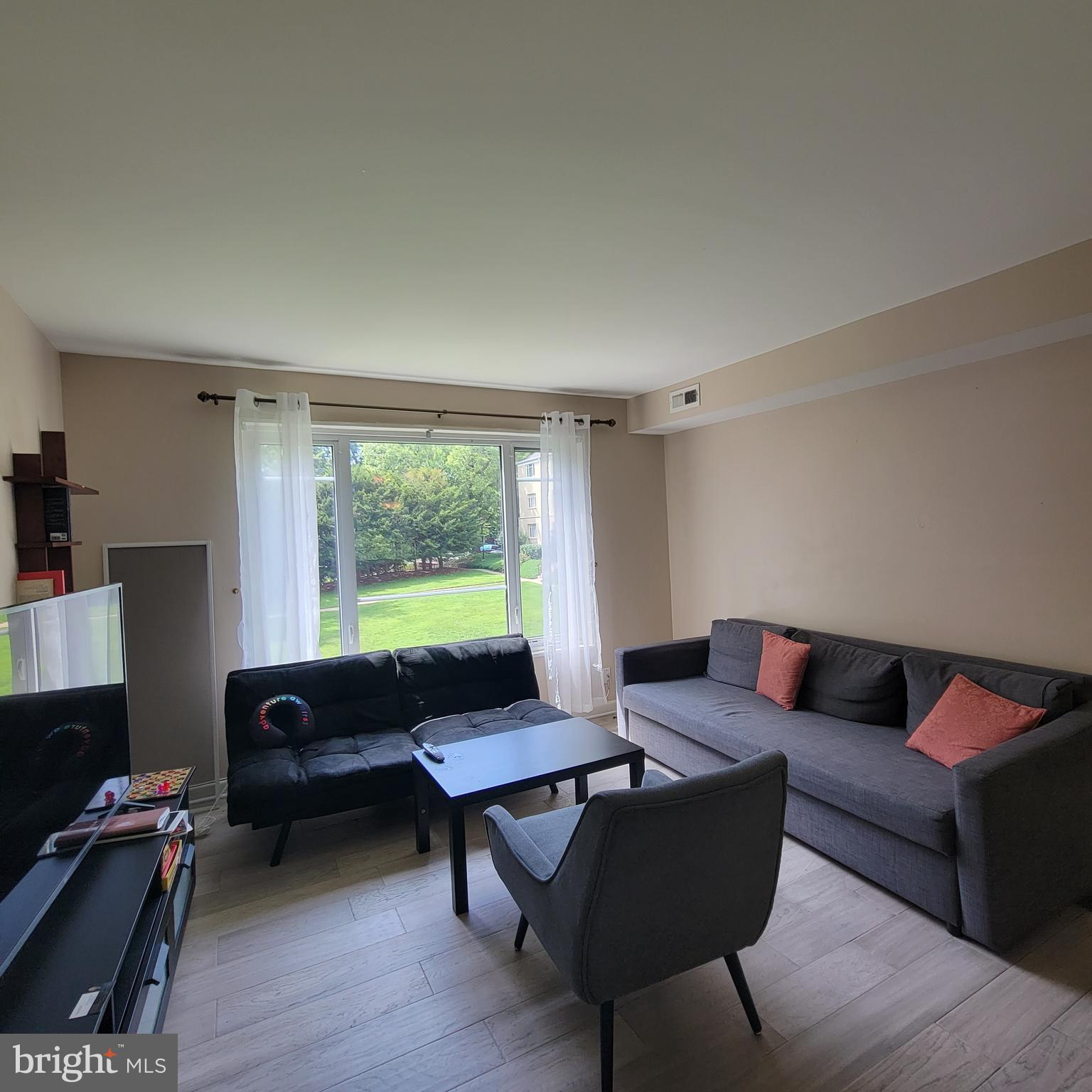 PARKSIDE CONDOMINIUMS - Residential Lease