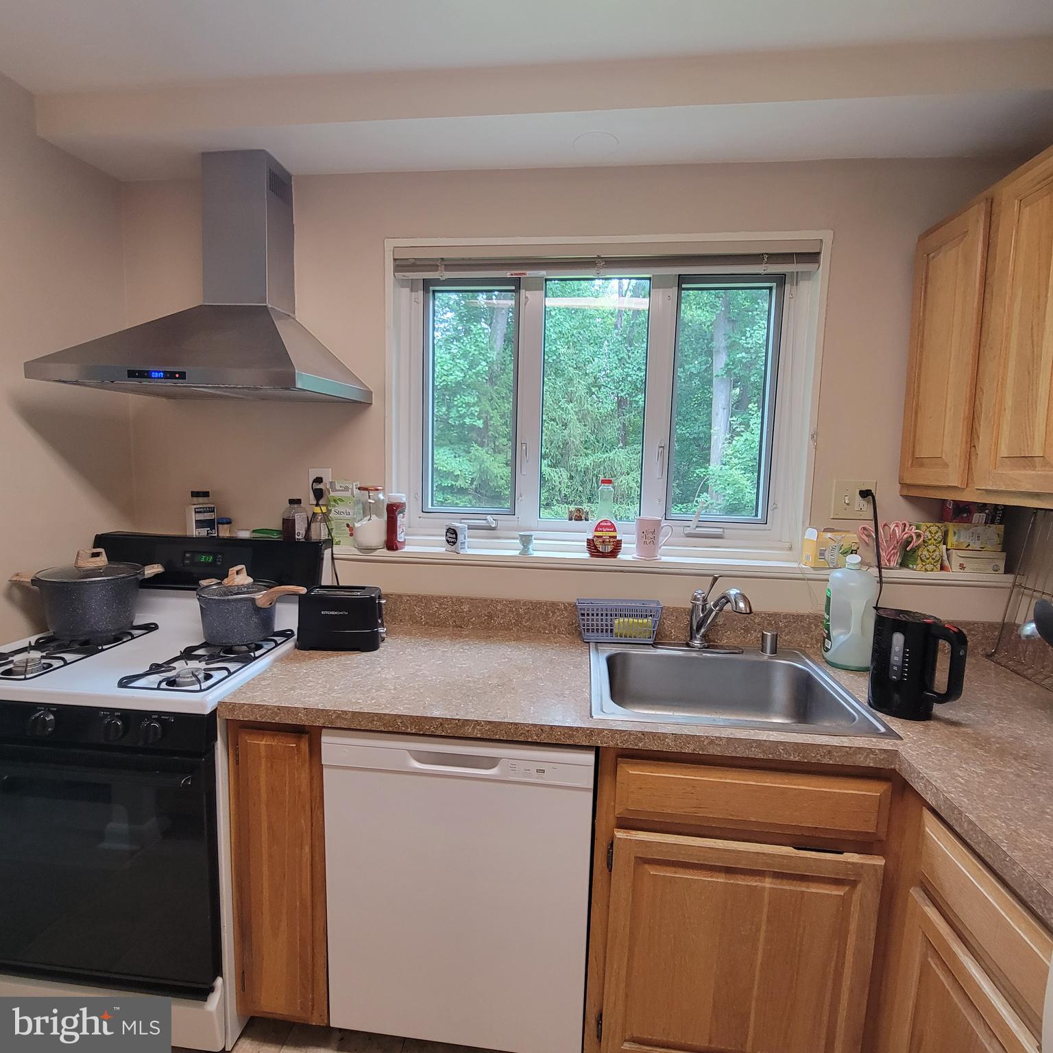 PARKSIDE CONDOMINIUMS - Residential Lease