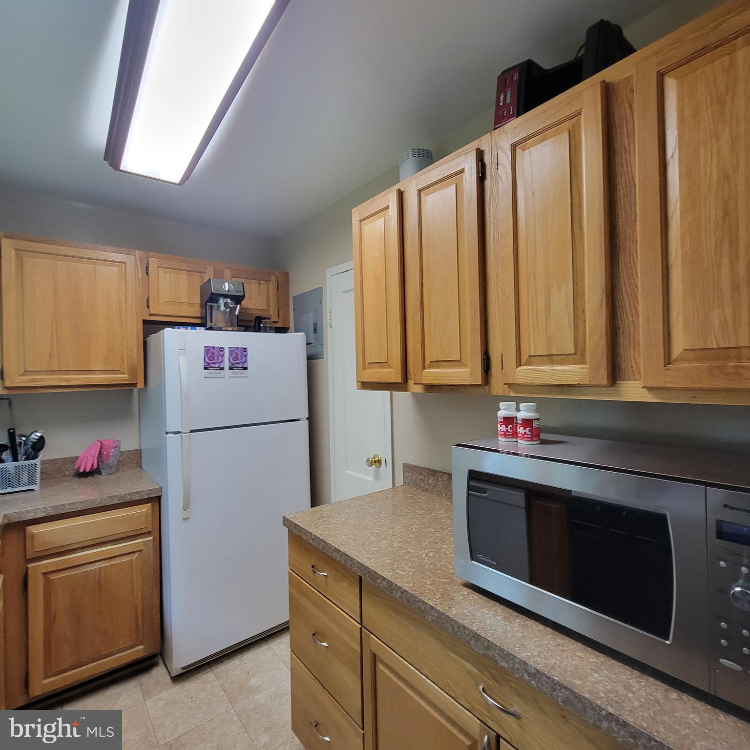 PARKSIDE CONDOMINIUMS - Residential Lease