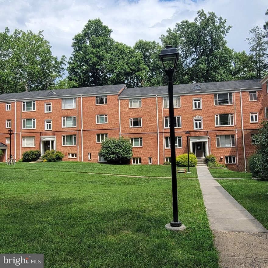 THIS SPACIOUS 2 BEDROOMS 1 FULL BATHROOM CONDO IN BETHESDA  IN CONVENIENT PARKSIDE COMMUNITY IS LIGHT FILLED AND COMFORTABLE TO ENJOY.  SITUATED IN A QUIET COURTYARD WITH PRIVACY IN THE BACK OVER THE PARK AND THE COURTYARD IN THE FRONT.  RENOVATED KITCHEN AND BATHROOM.  LAMINATED WOOD FLOORS THRU MAIN AREAS (LR,DR,HALL) AND CARPET IN BEDROOMS.  ALL WINDOWS REPLACED WITH THERMAL WINDOWS.  CLOSE TO GROSVENOR METRO,   STRATHMORE, NIH, RT 270, RT 495, ROCK CREEK PARK.  BUS STOP RIGHT ACROSS THE STREET.  ALL UTILITIES INCLUDED IN THE RENT. COMMUNITY POOL, TENNIS, PLAYGROUND, CLUBHOUSE. NO PET IS ALLOWED. LAUNDRY FACILITIES IS NOT IN THE SAME BUILDING.