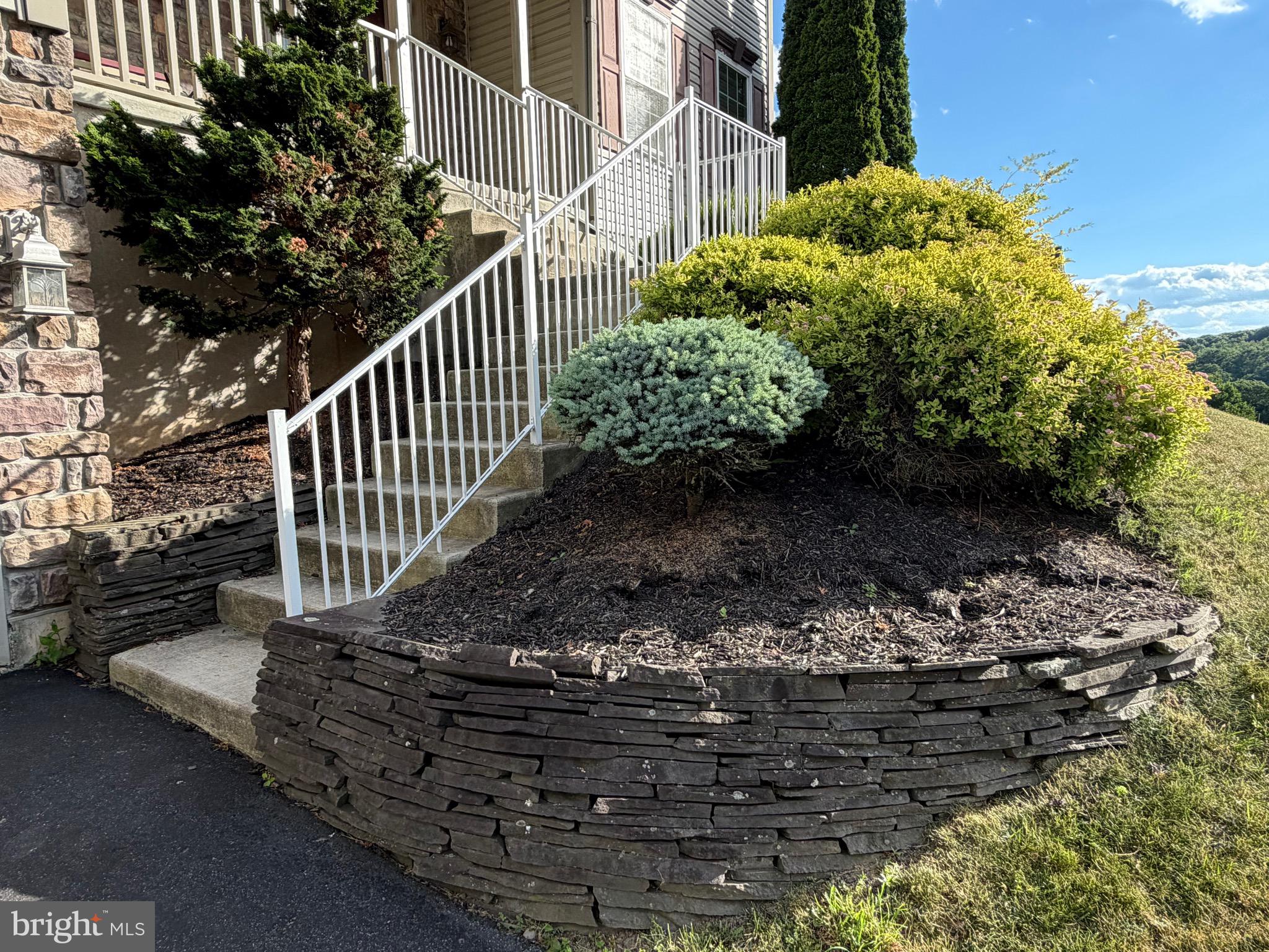 84 OAK LEDGE AVENUE
