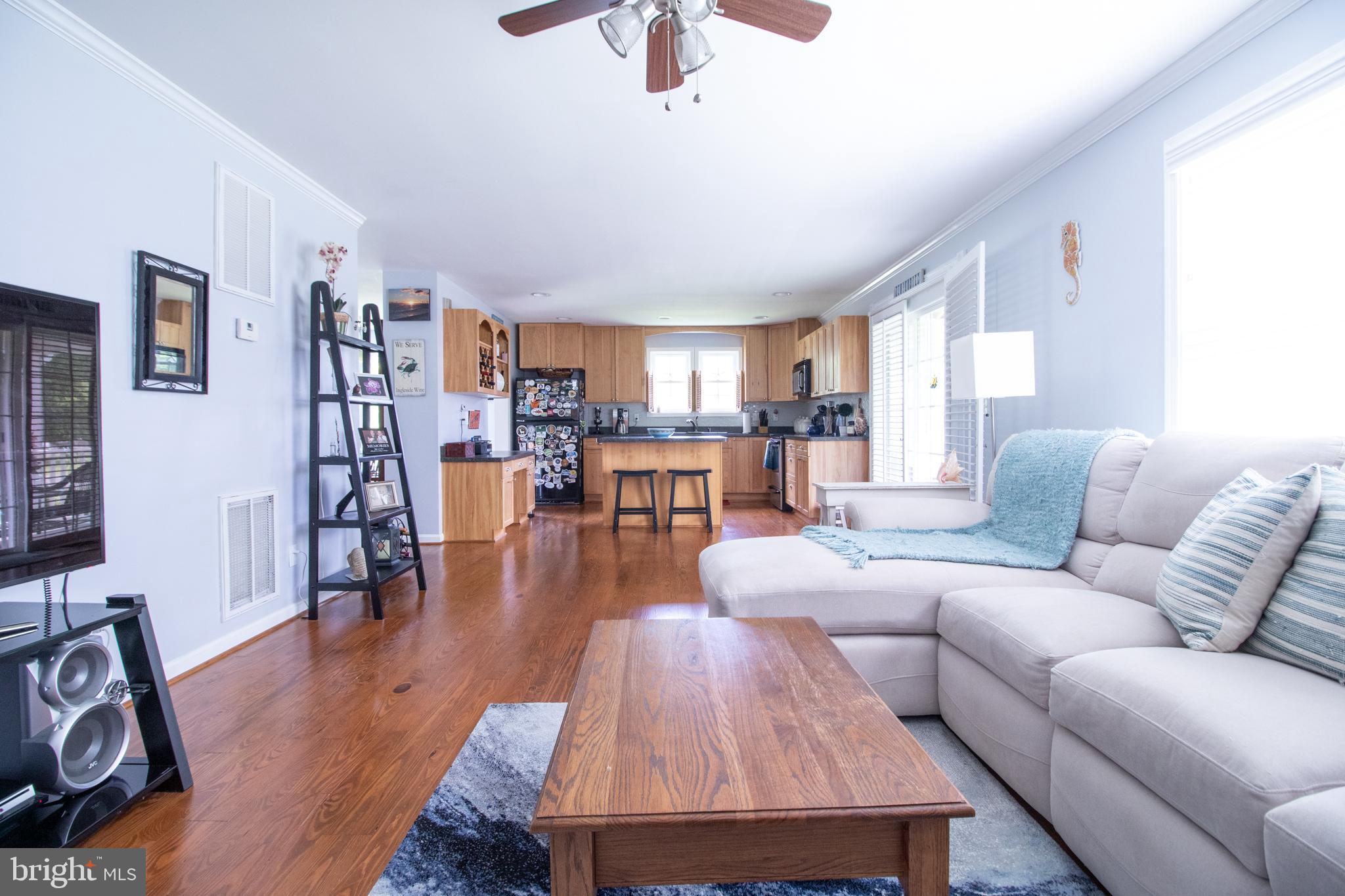 COLONIAL BEACH - Residential