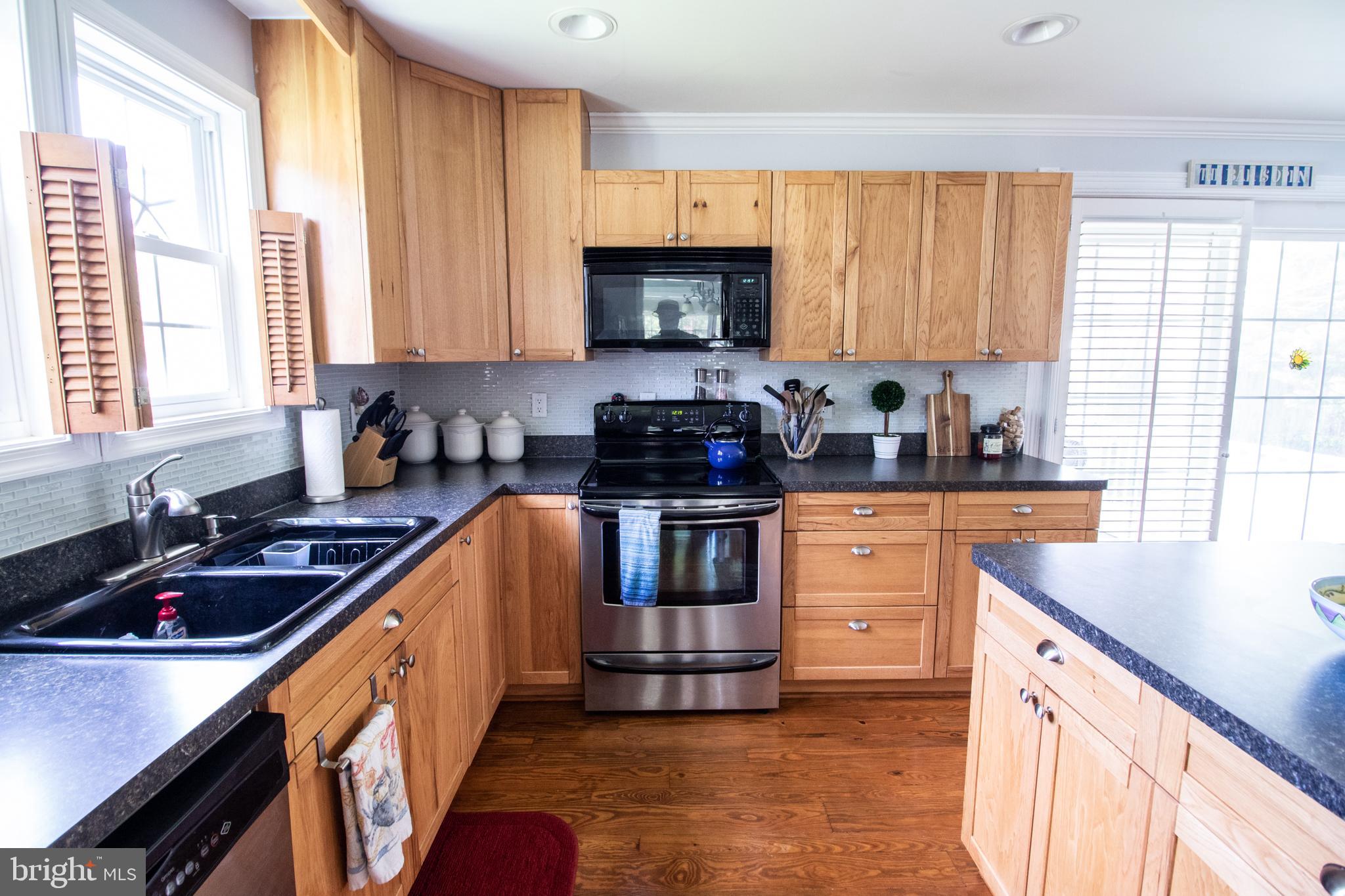 COLONIAL BEACH - Residential