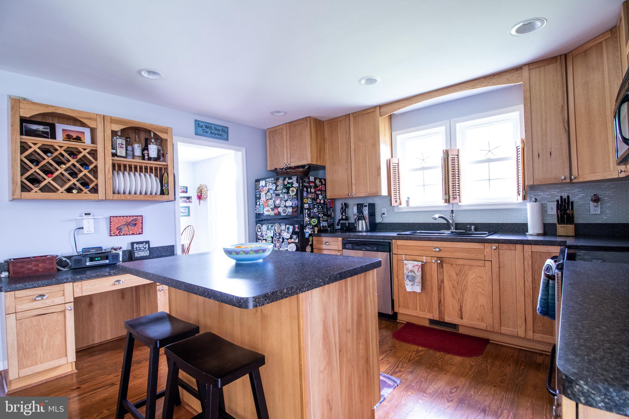 COLONIAL BEACH - Residential