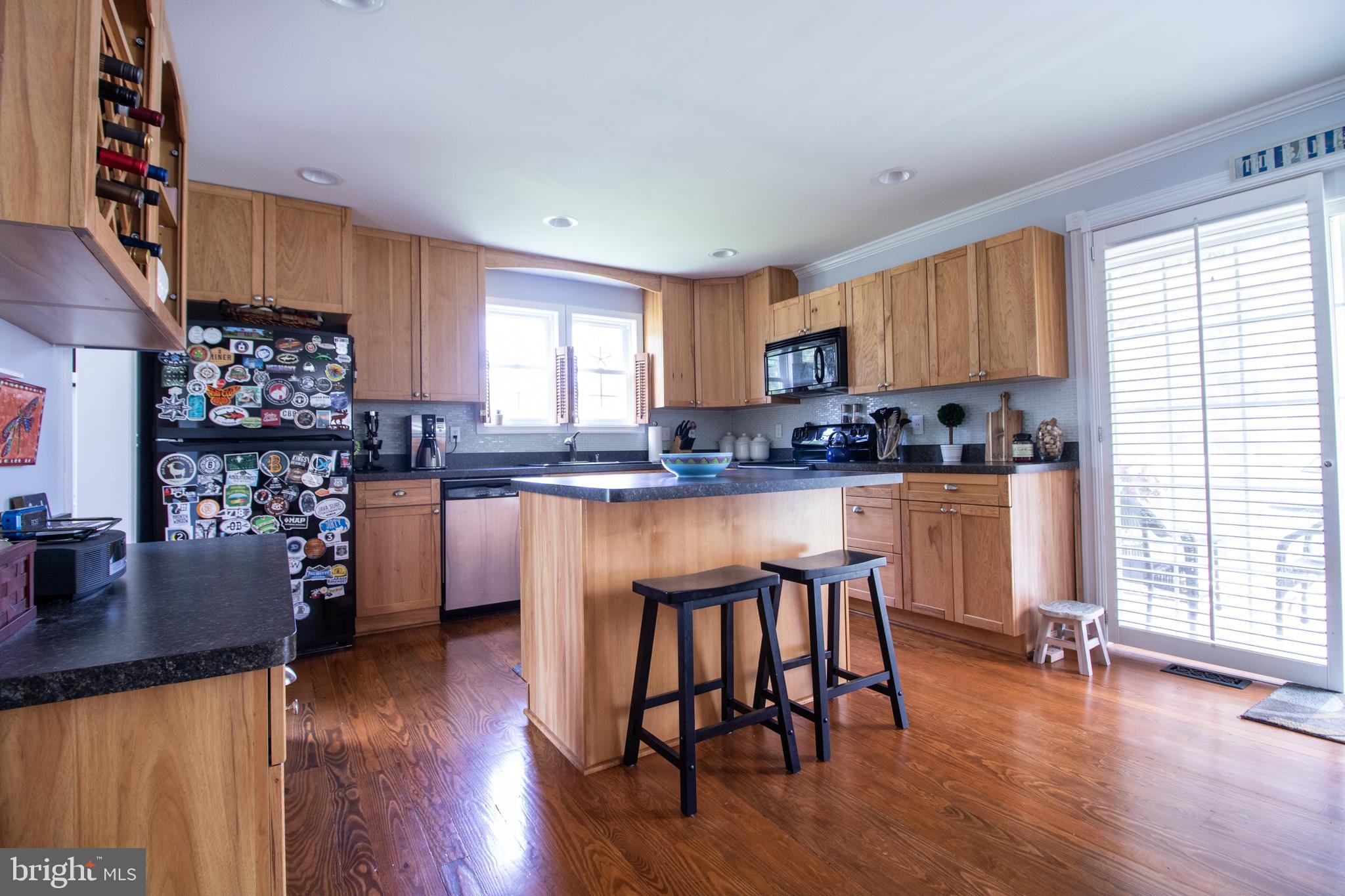 COLONIAL BEACH - Residential