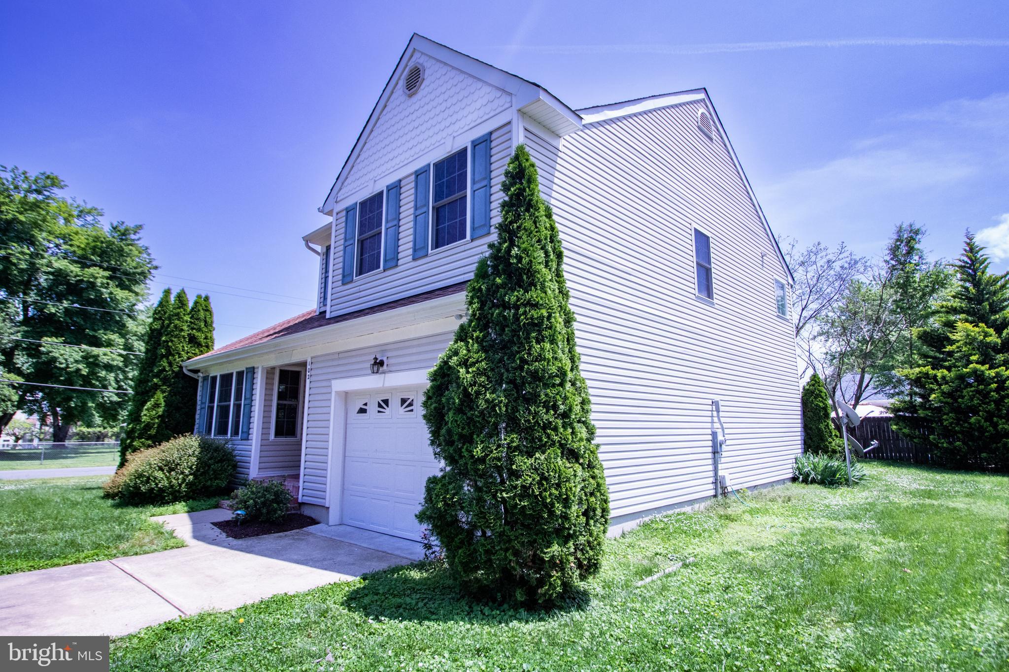 COLONIAL BEACH - Residential