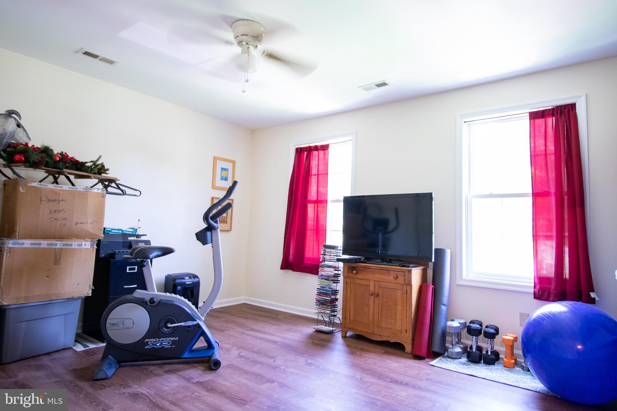 COLONIAL BEACH - Residential